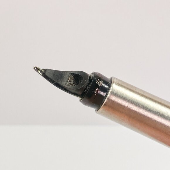 Parker Vector Fountain Pen / Red Barrel / Made in USA / Fine Nib - Picture 11 of 12